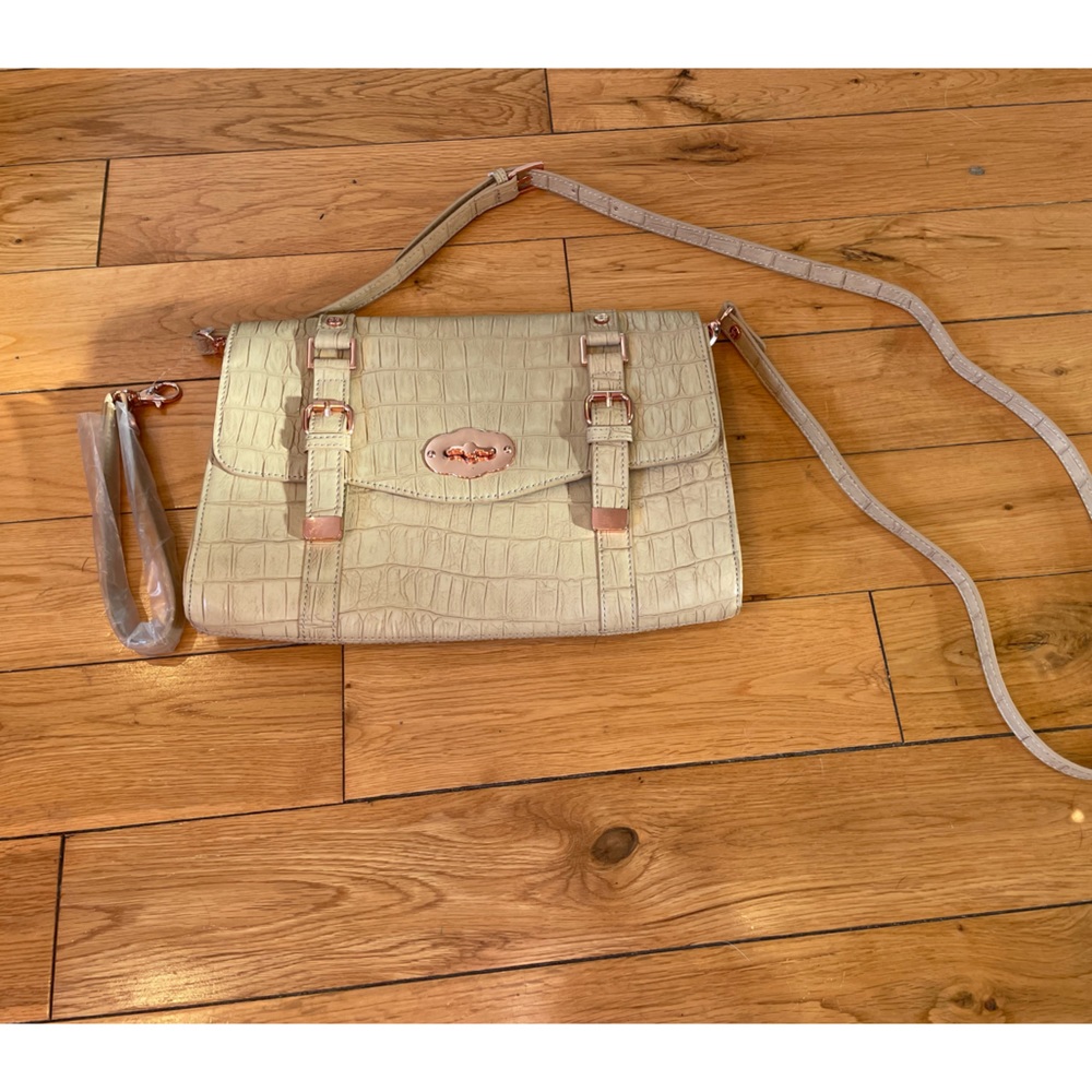 NWOT Perfect Beige Fall Purse with Rose Gold Accents